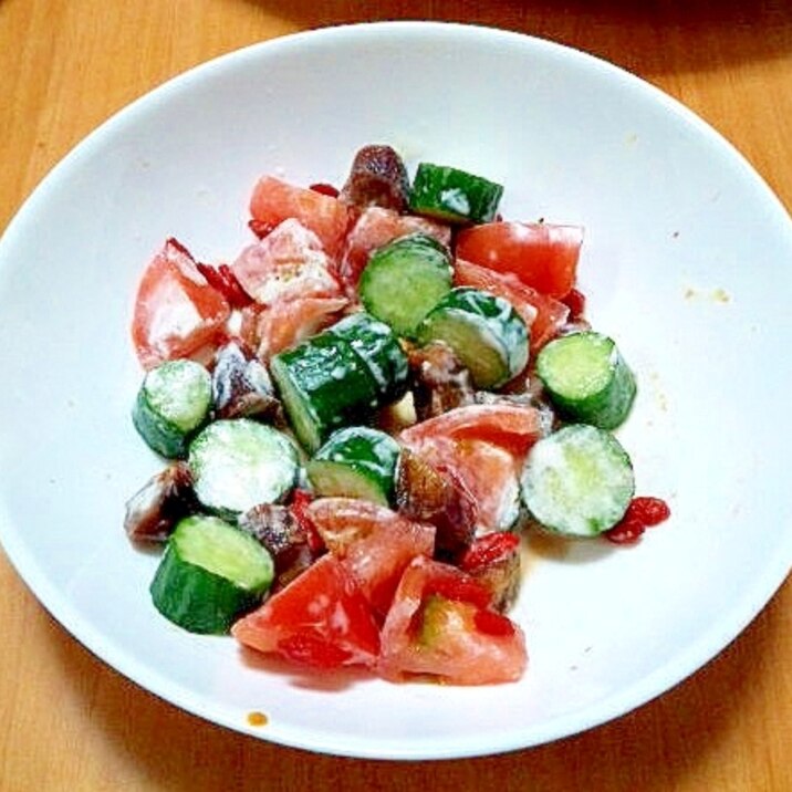 干し柿と野菜のサラダ
